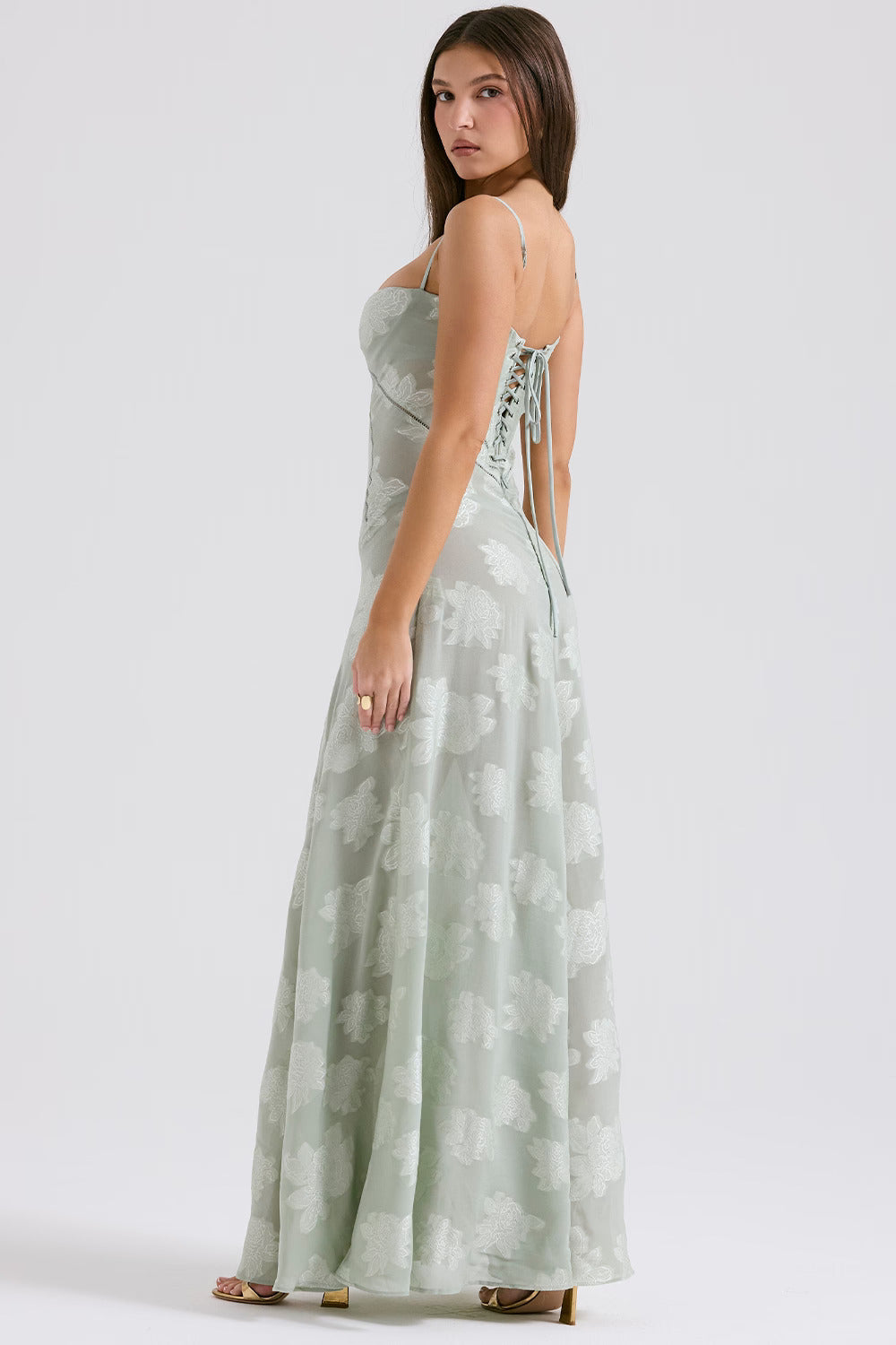 Liv | Robe Transparente & Élégance Sombre