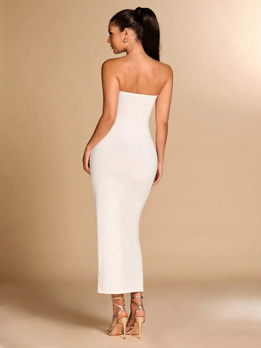 Auriane | Robe Sculptée & Fleur Dorée
