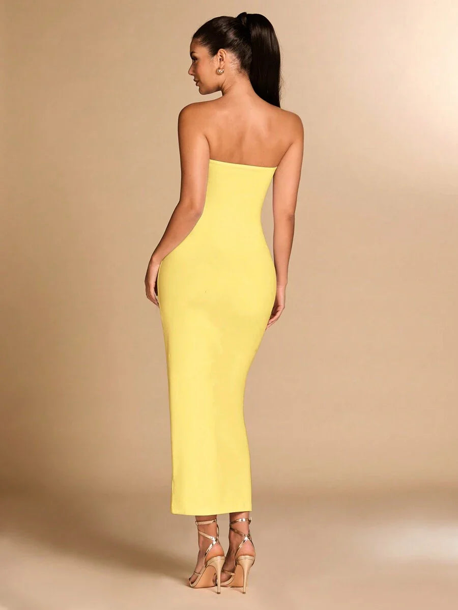 Auriane | Robe Sculptée & Fleur Dorée
