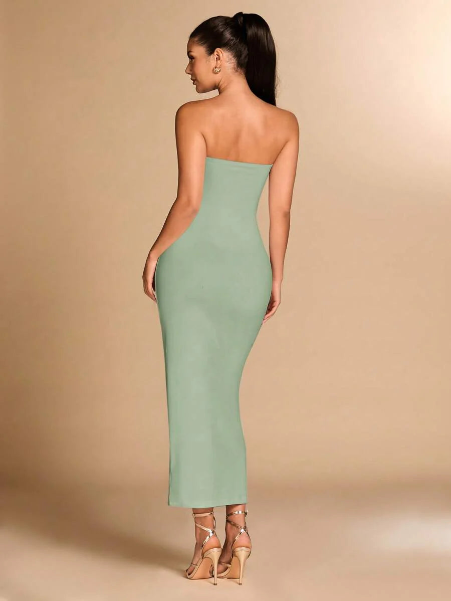 Auriane | Robe Sculptée & Fleur Dorée