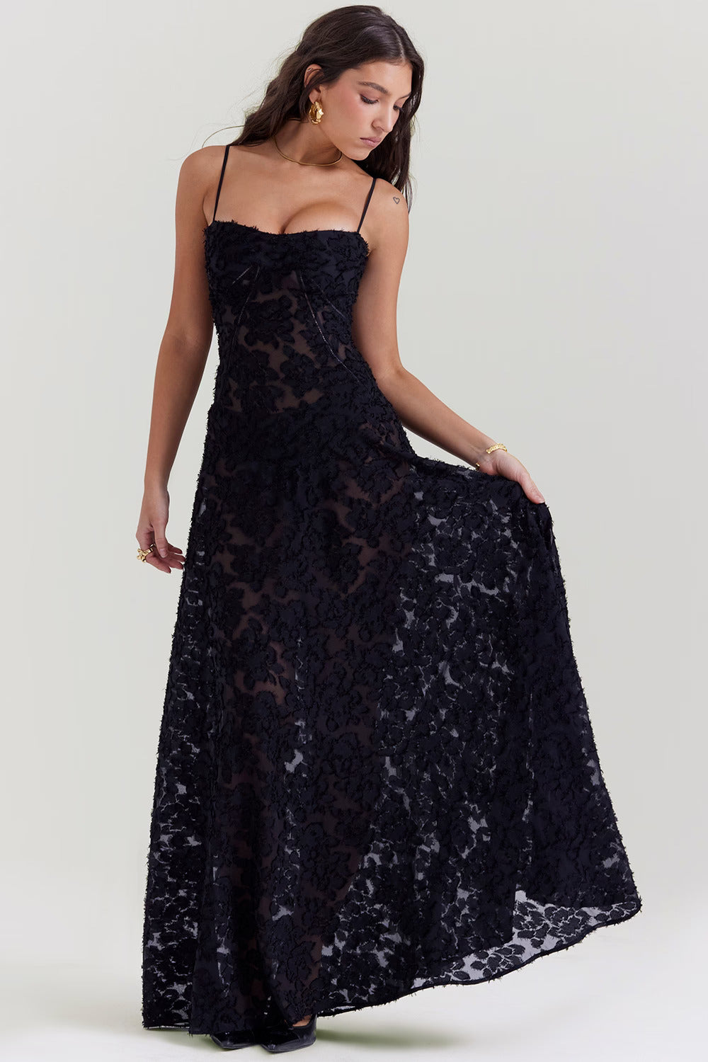 Liv | Robe Transparente & Élégance Sombre