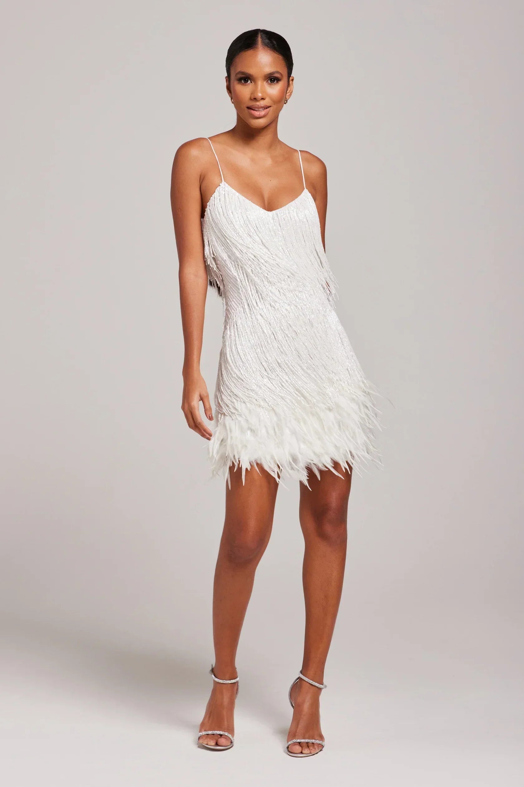 Élina | Robe Brillante & Effet Plumes