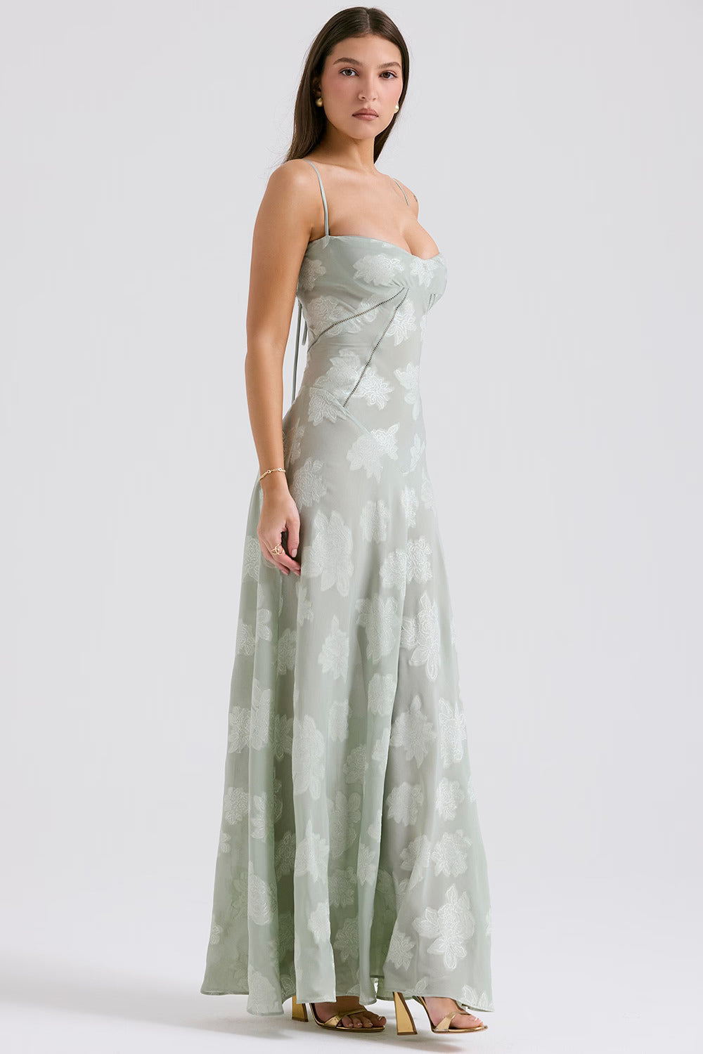 Liv | Robe Transparente & Élégance Sombre