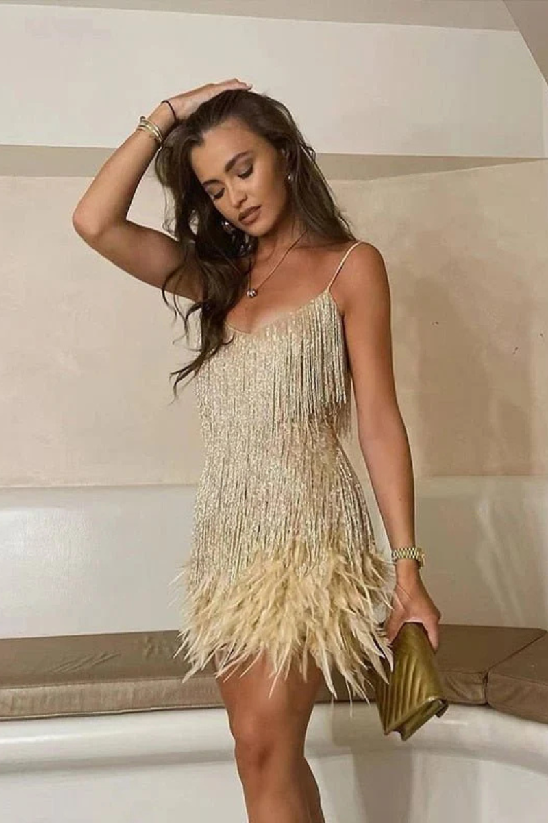 Élina | Robe Brillante & Effet Plumes