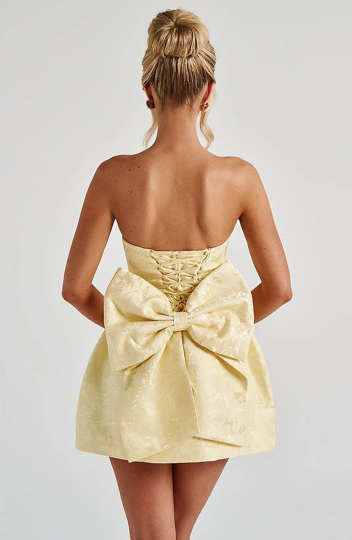 Elara | Robe Mini Chic & Silhouette Sublimée
