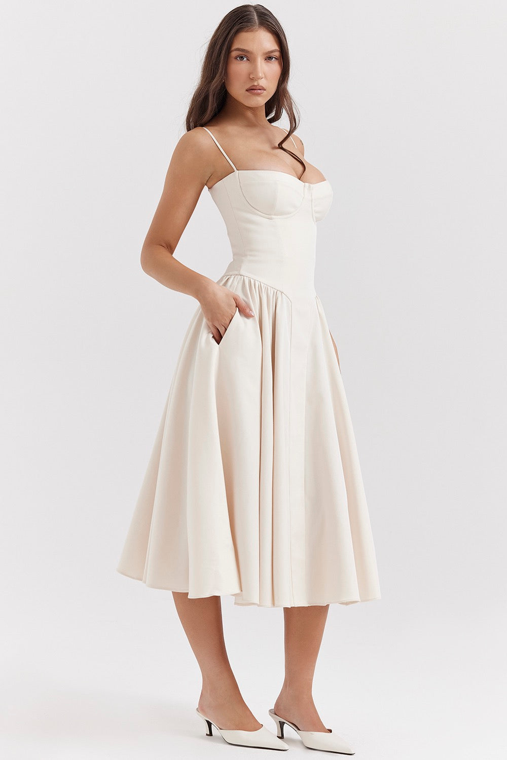 Sabine | Robe Corset Élégante à Fines Bretelles
