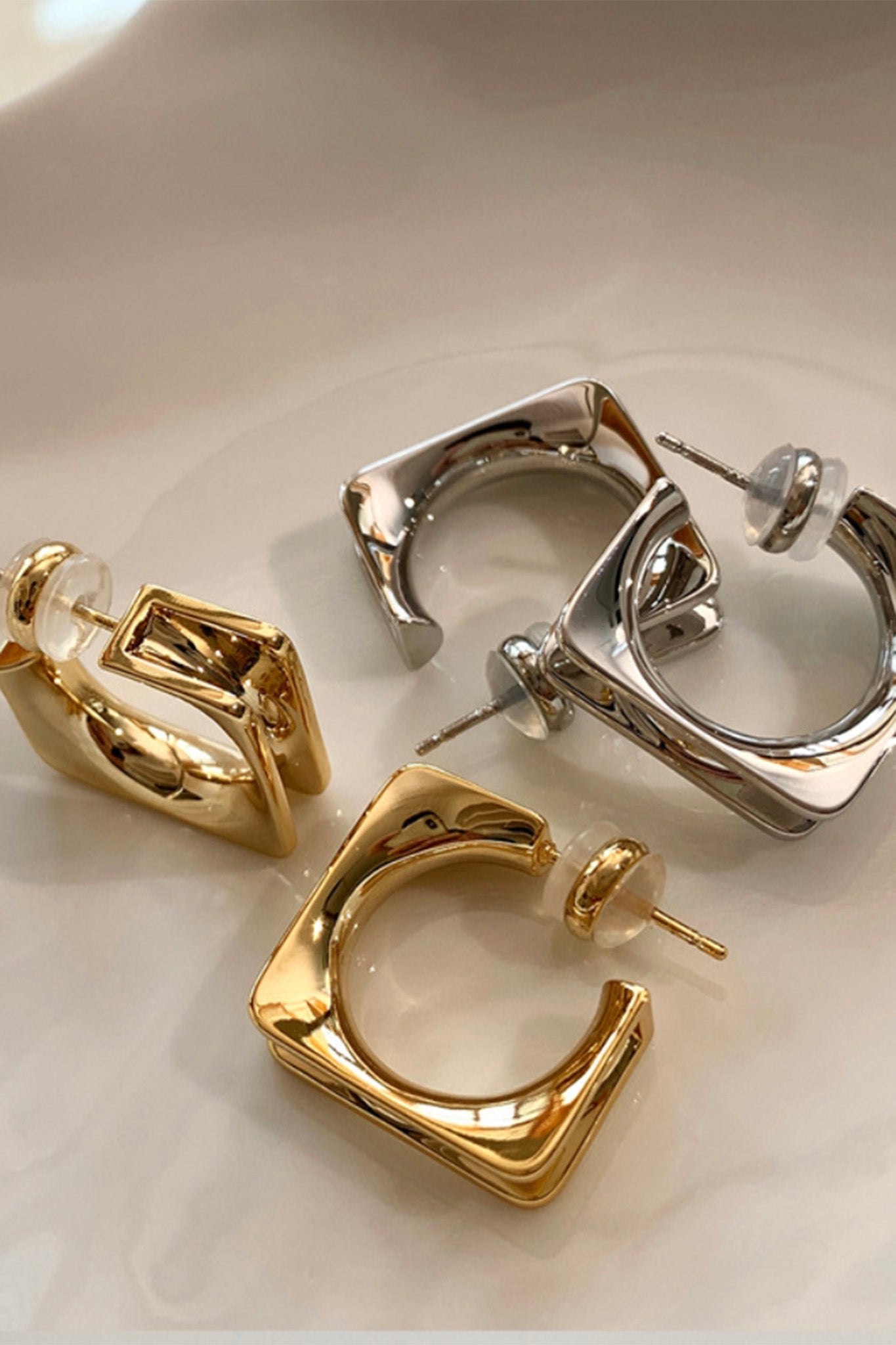 Boucles d'oreilles créoles carrées petites Maddox Argent