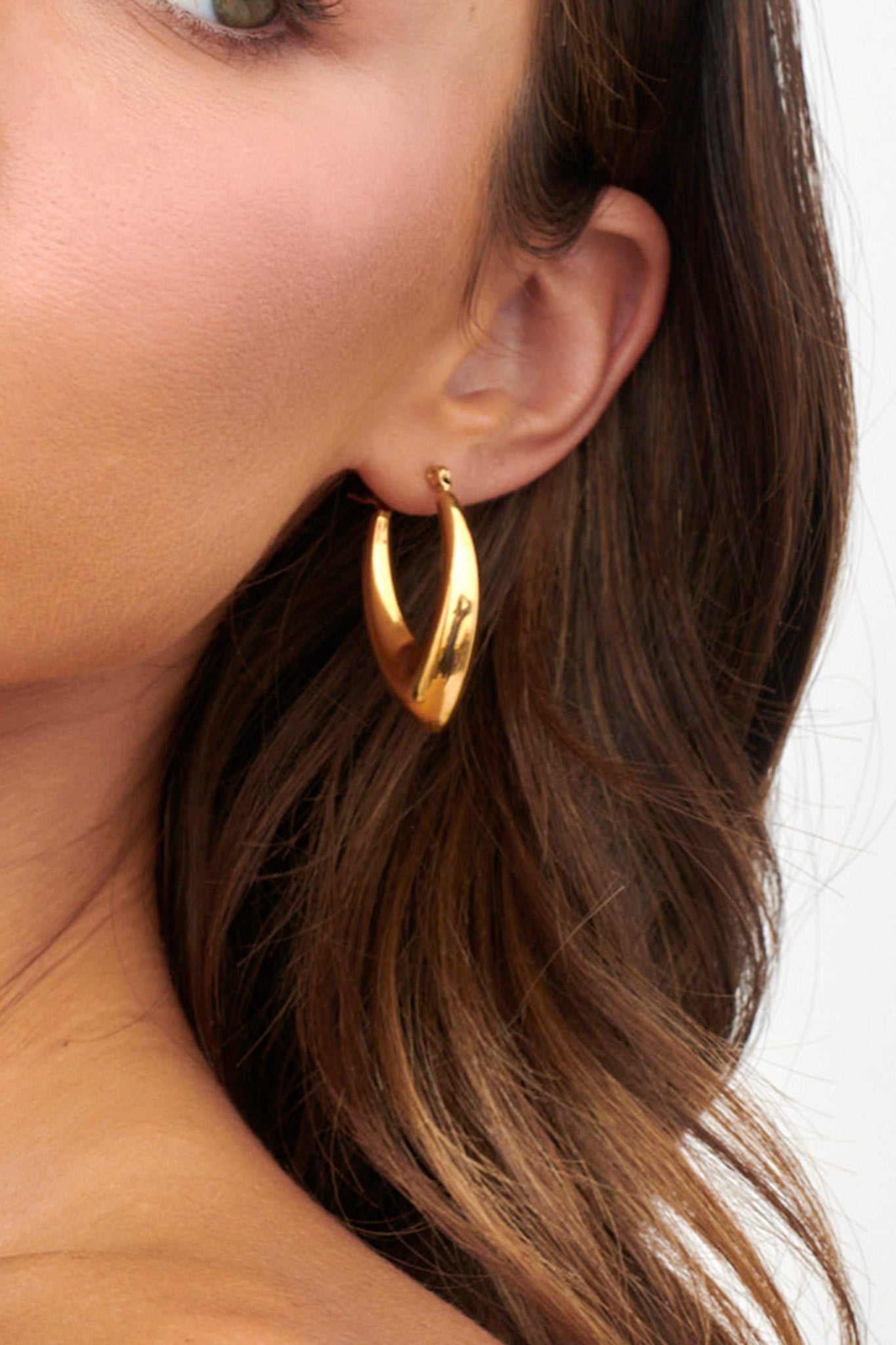 Boucles d'oreilles Huggie Oval Sun Drop en or