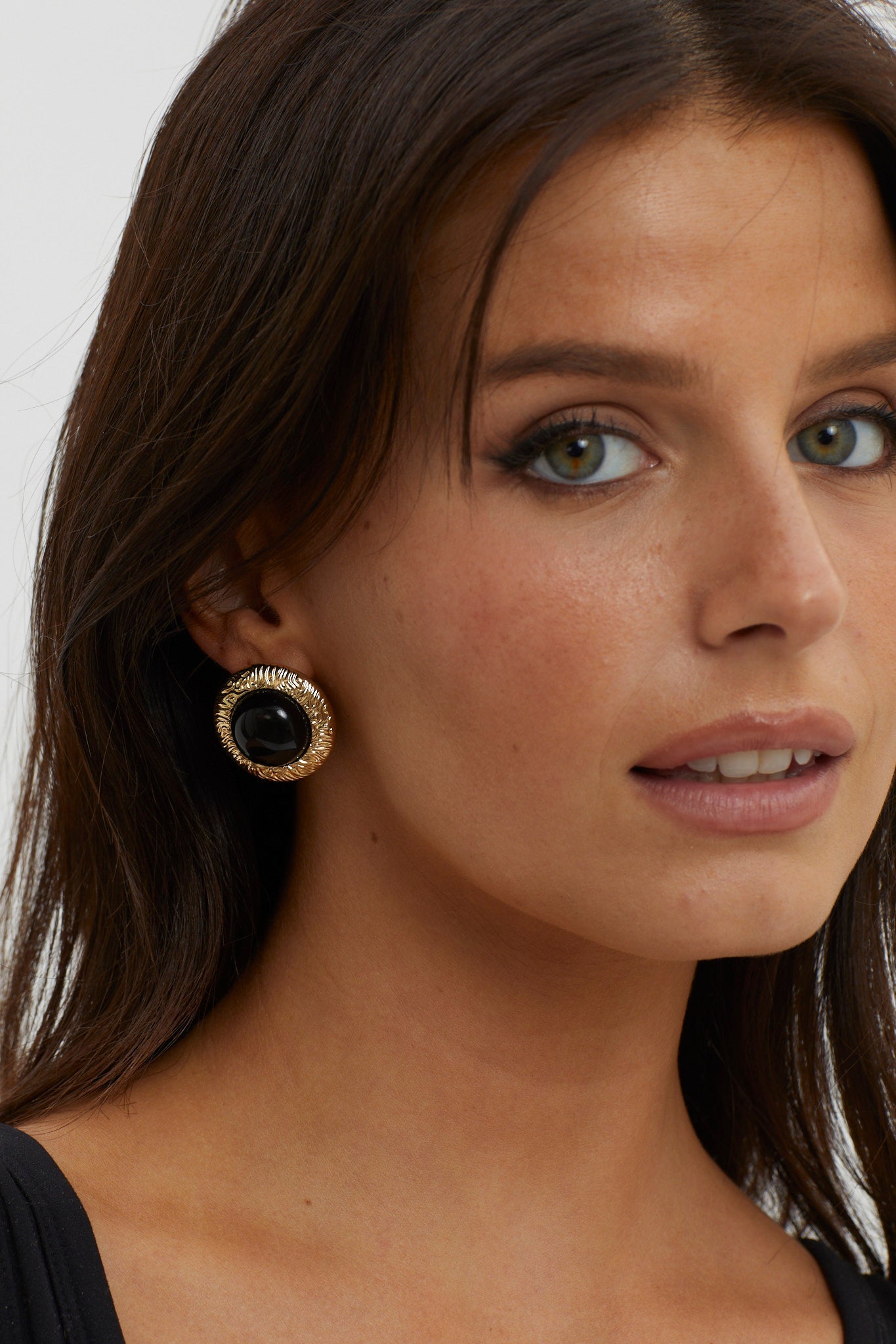 Boucles d'oreilles en dôme or brumeux noir