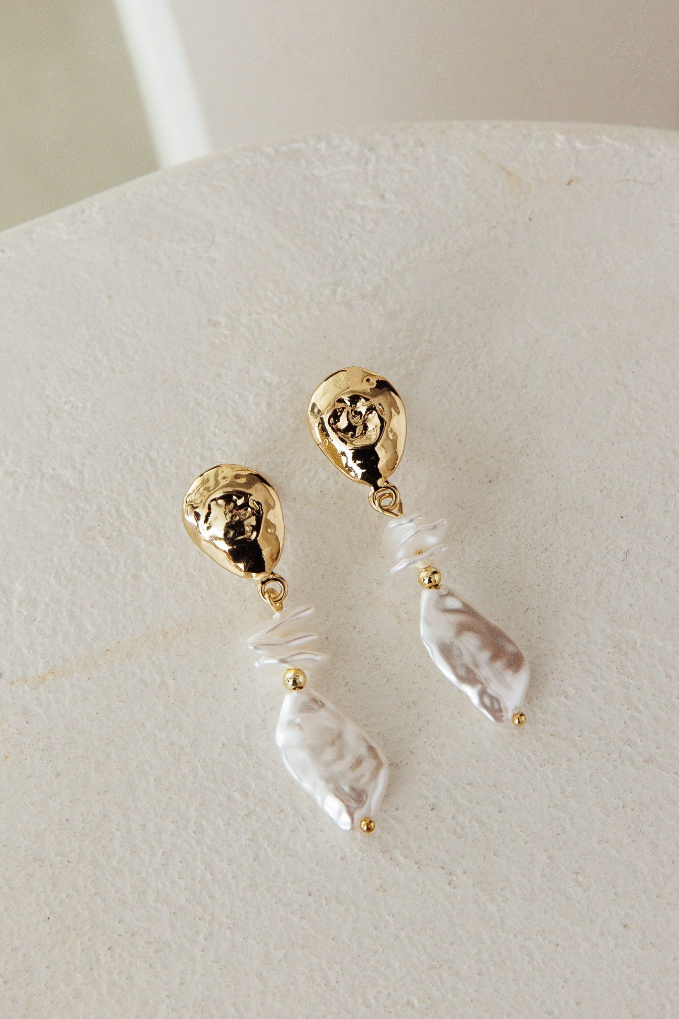 Boucles d'oreilles Elysian en perles suspendues