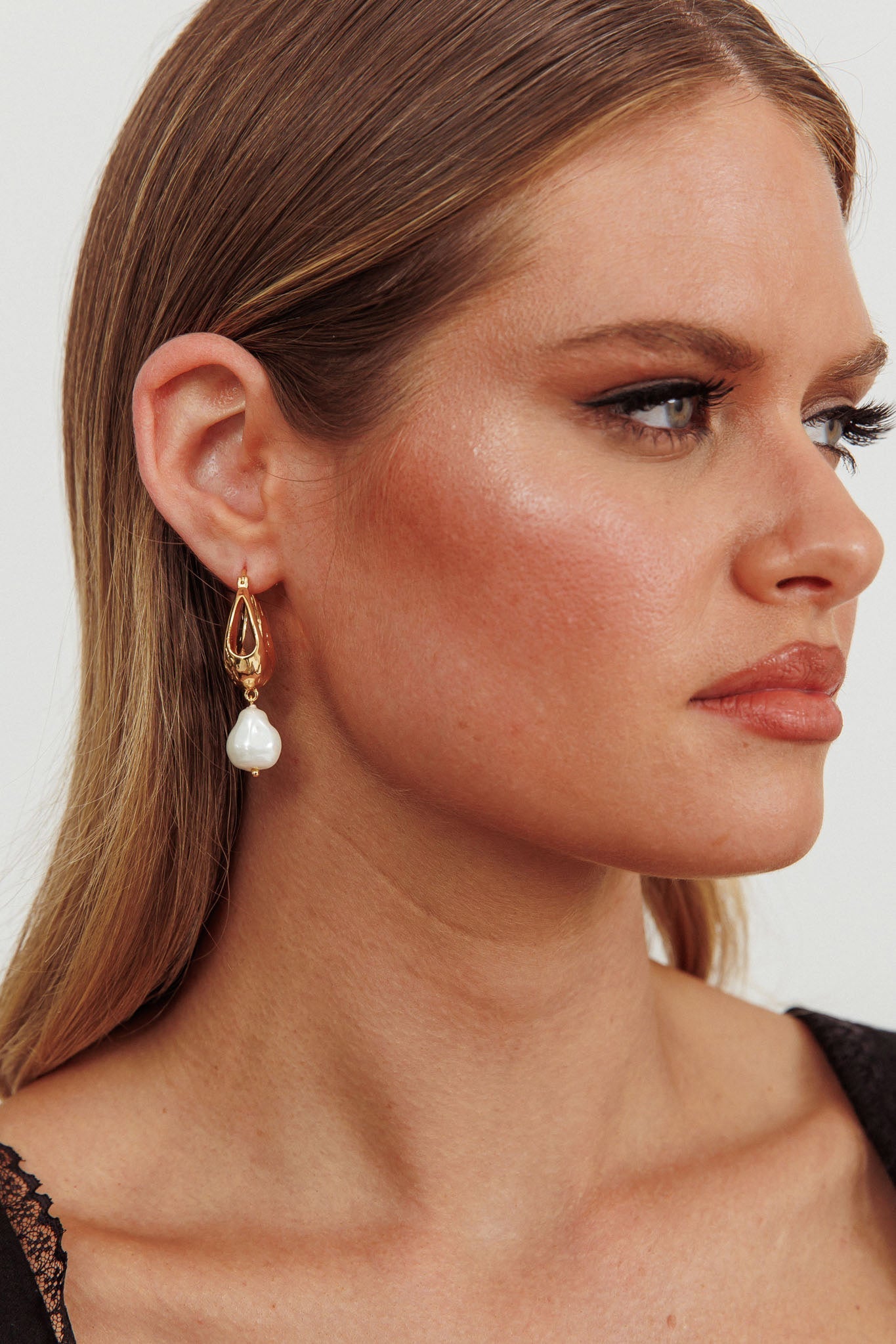 Boucles d'oreilles goutte en perles de sérotonine en or