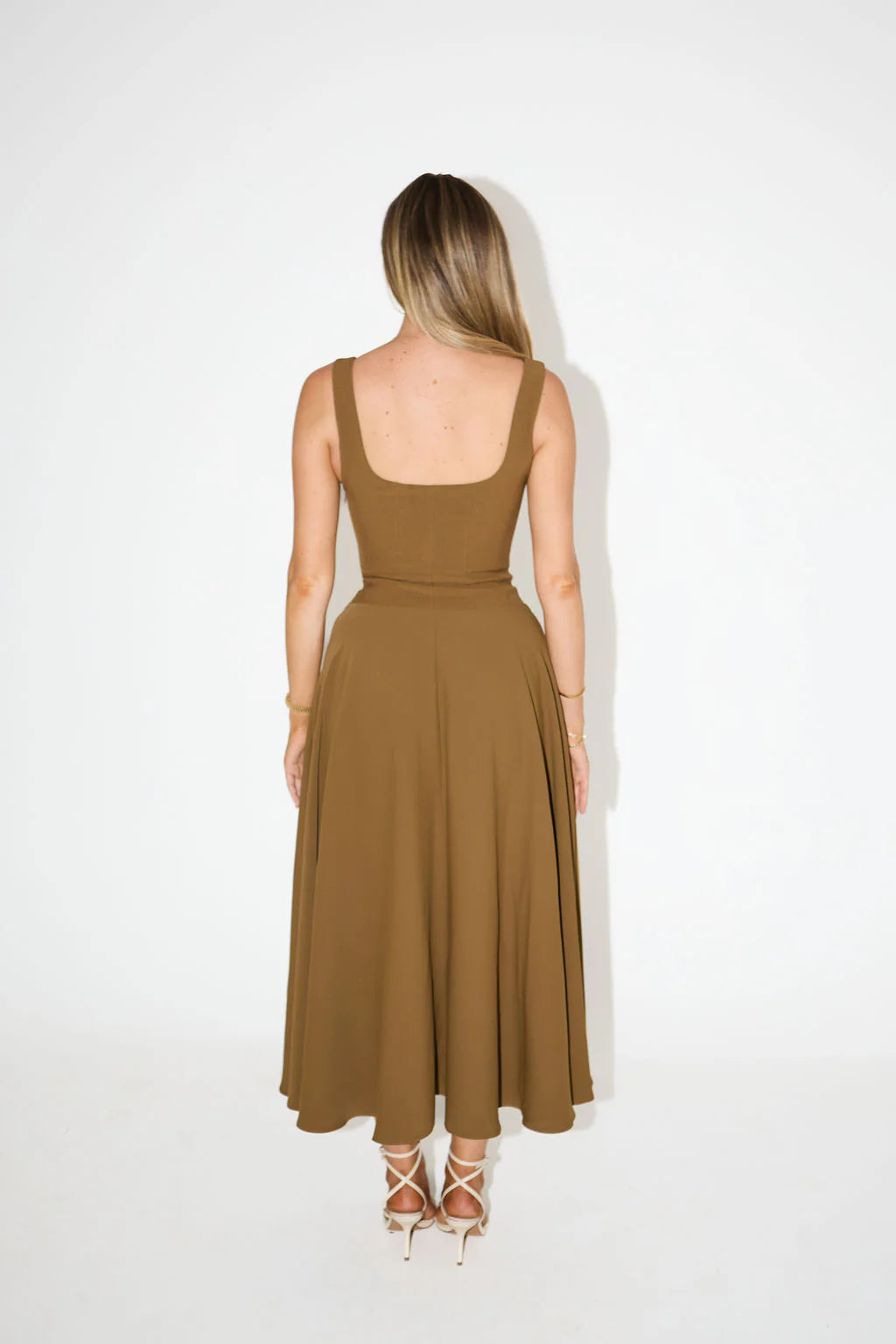 Auriane | Robe Épurée & Élégance Naturelle