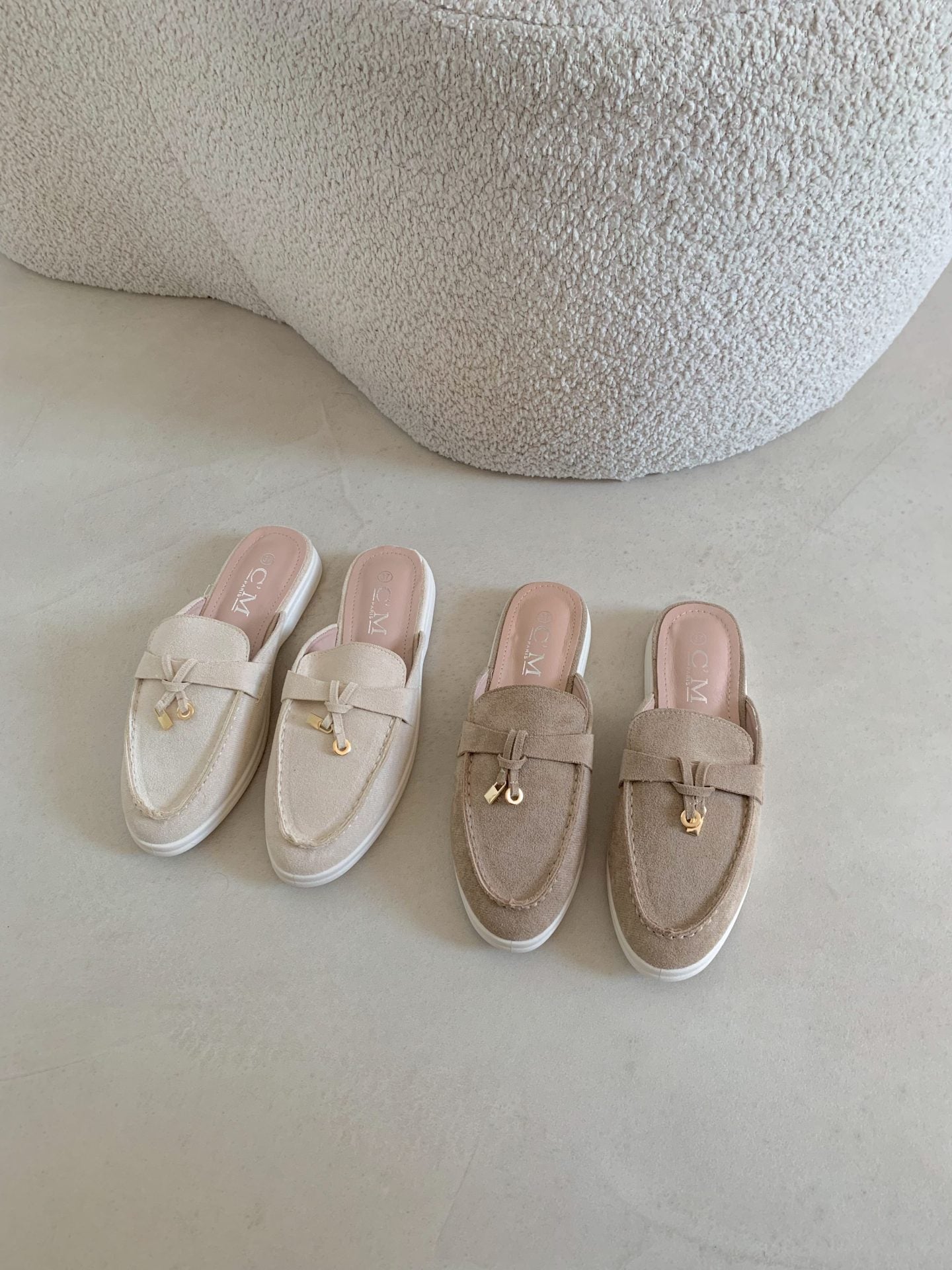 Coco | Mocassins Ouverts avec Détail Charm Doré