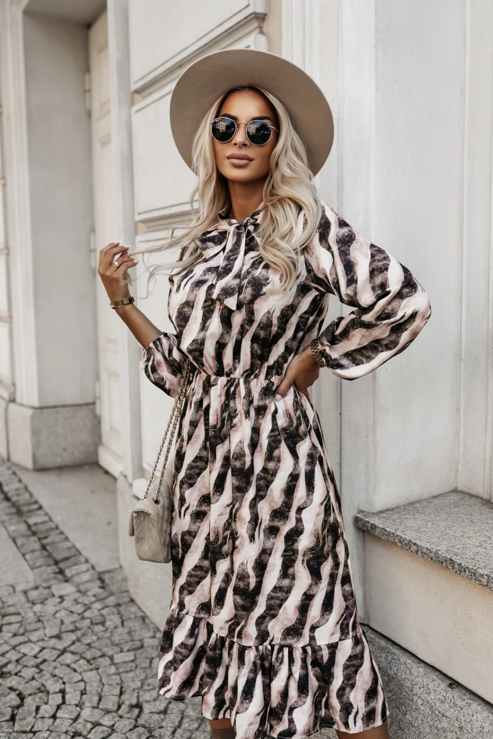 Clémence | Robe Longue à Motif Zèbre et Nœud Taille