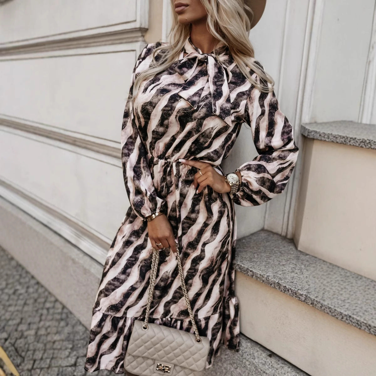 Clémence | Robe Longue à Motif Zèbre et Nœud Taille