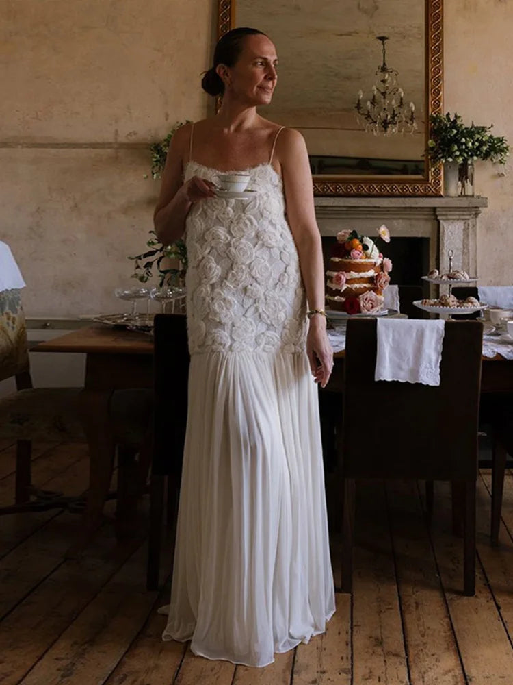 Léna | Robe Noire & Élégance Florale