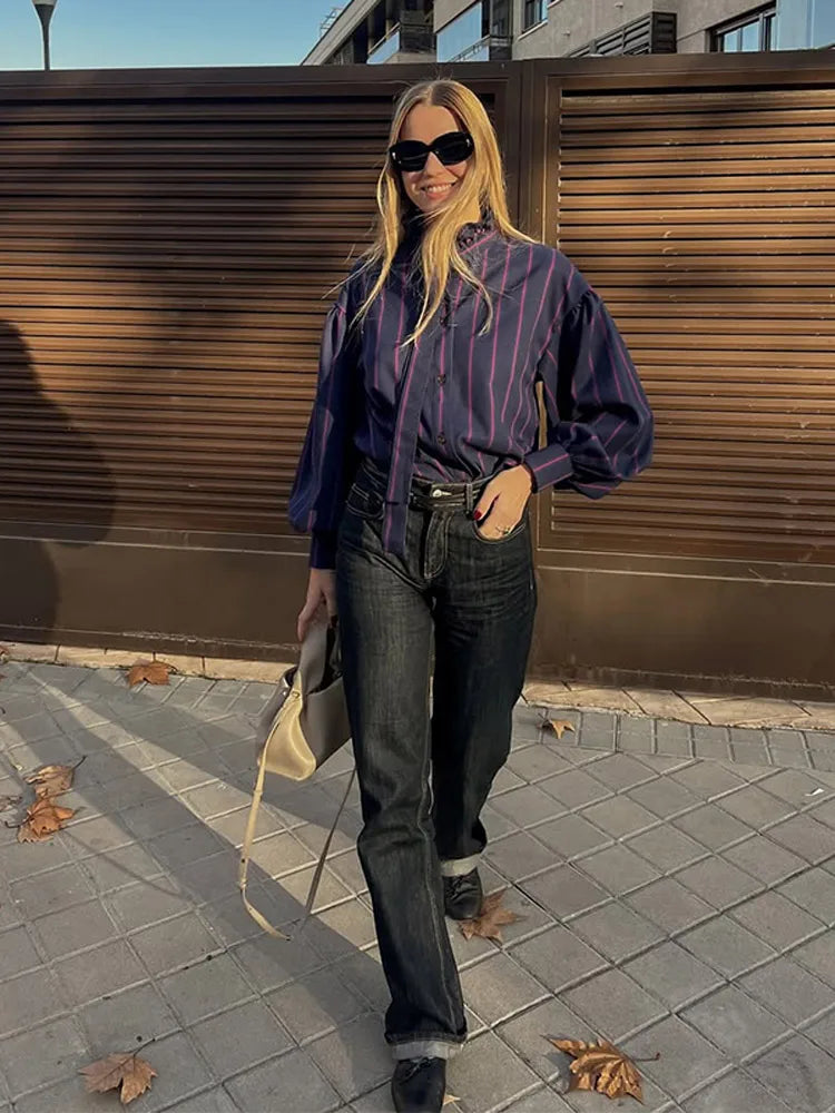 Élise | Chemise Rayée à Nœud et Col Montant