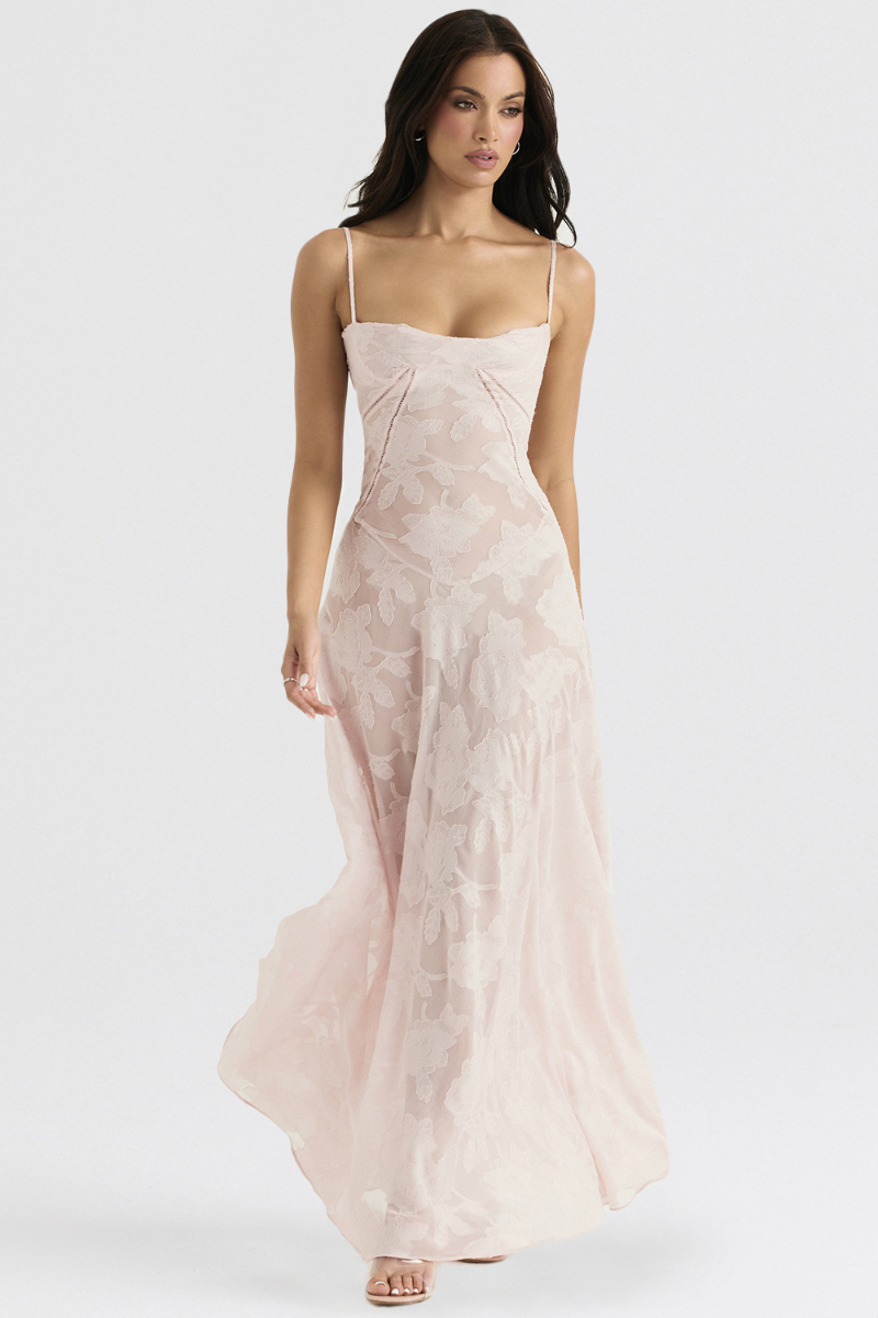 Liv | Robe Transparente & Élégance Sombre