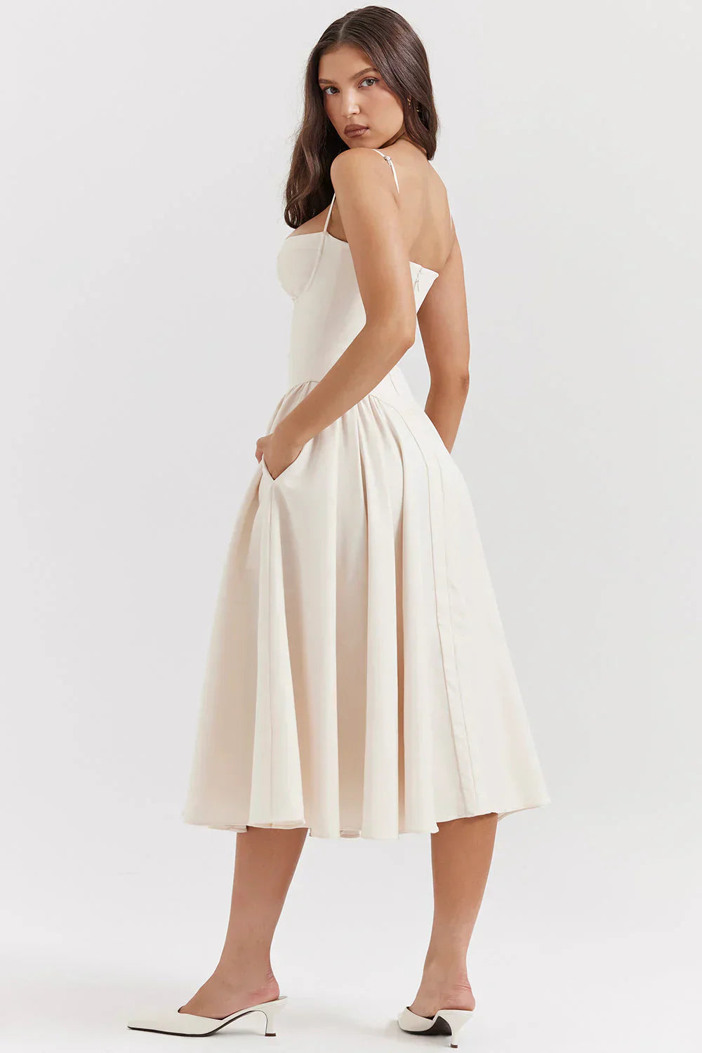 Sabine | Robe Corset Élégante à Fines Bretelles