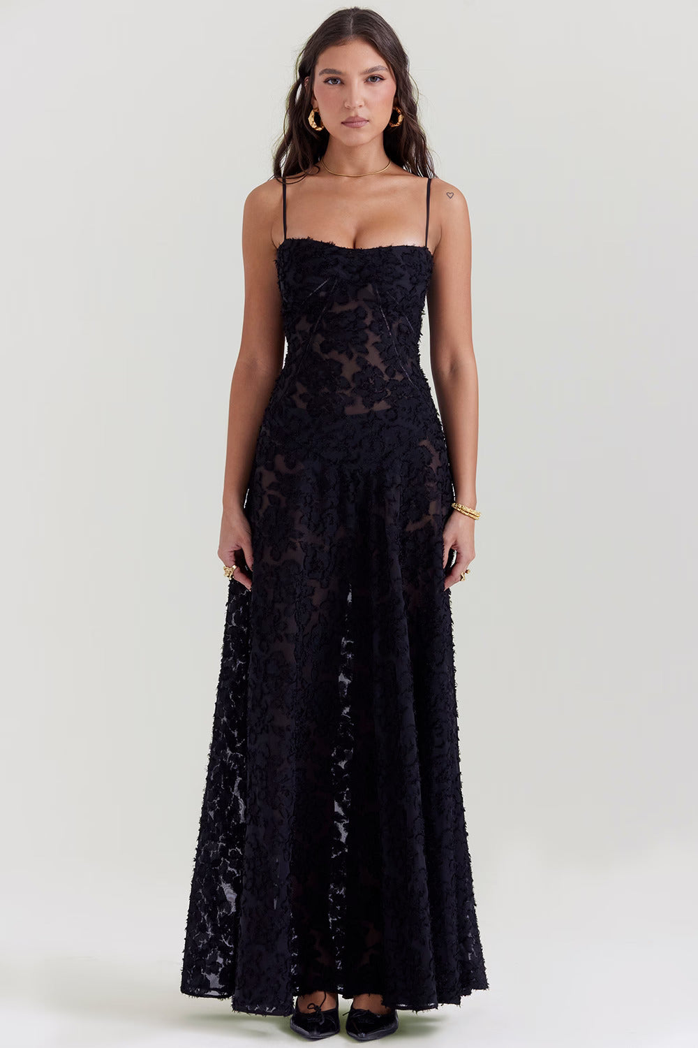 Liv | Robe Transparente & Élégance Sombre