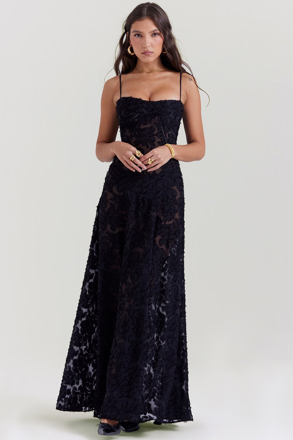 Liv | Robe Transparente & Élégance Sombre