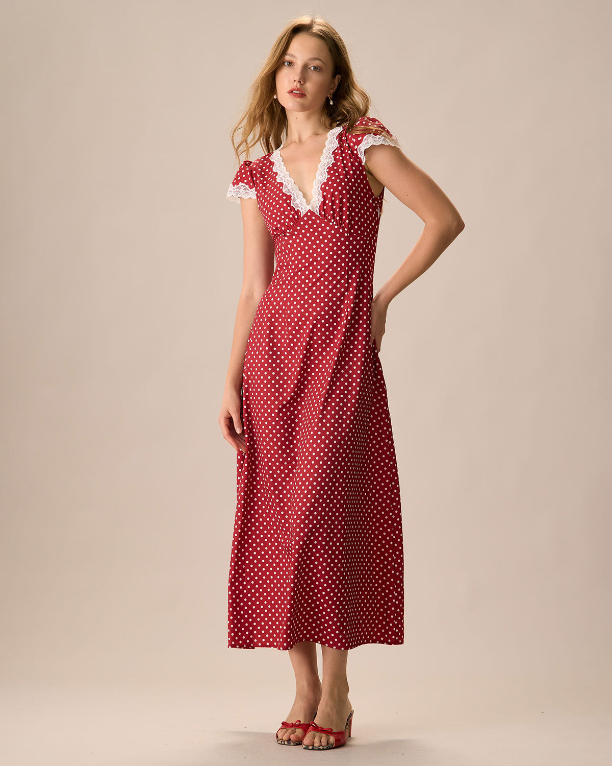Clara | Robe Maxi Rouge à Pois et Dentelle