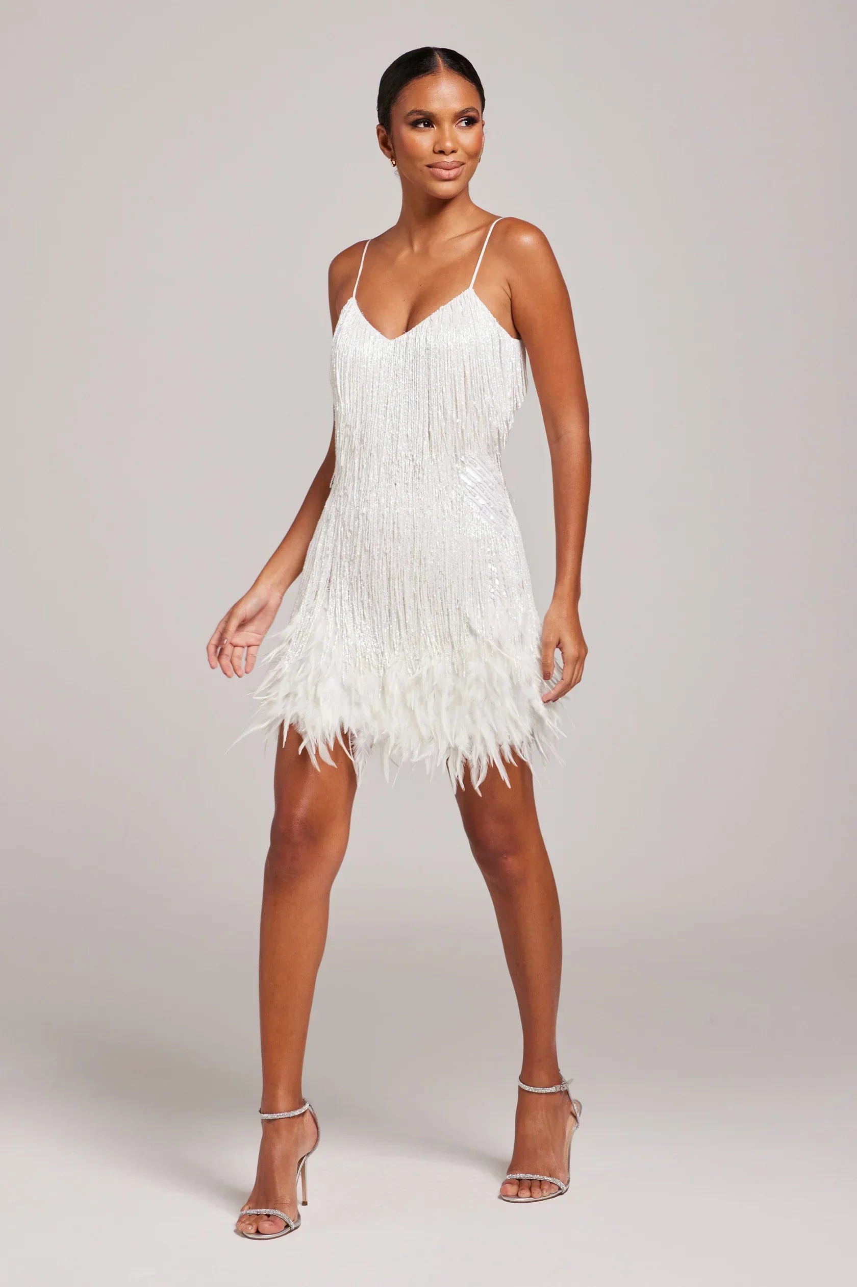 Élina | Robe Brillante & Effet Plumes