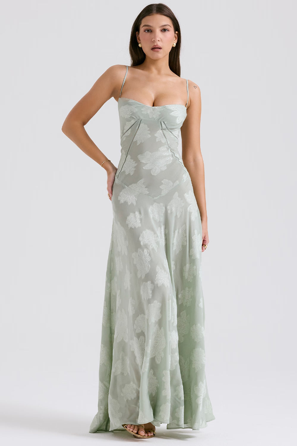 Liv | Robe Transparente & Élégance Sombre