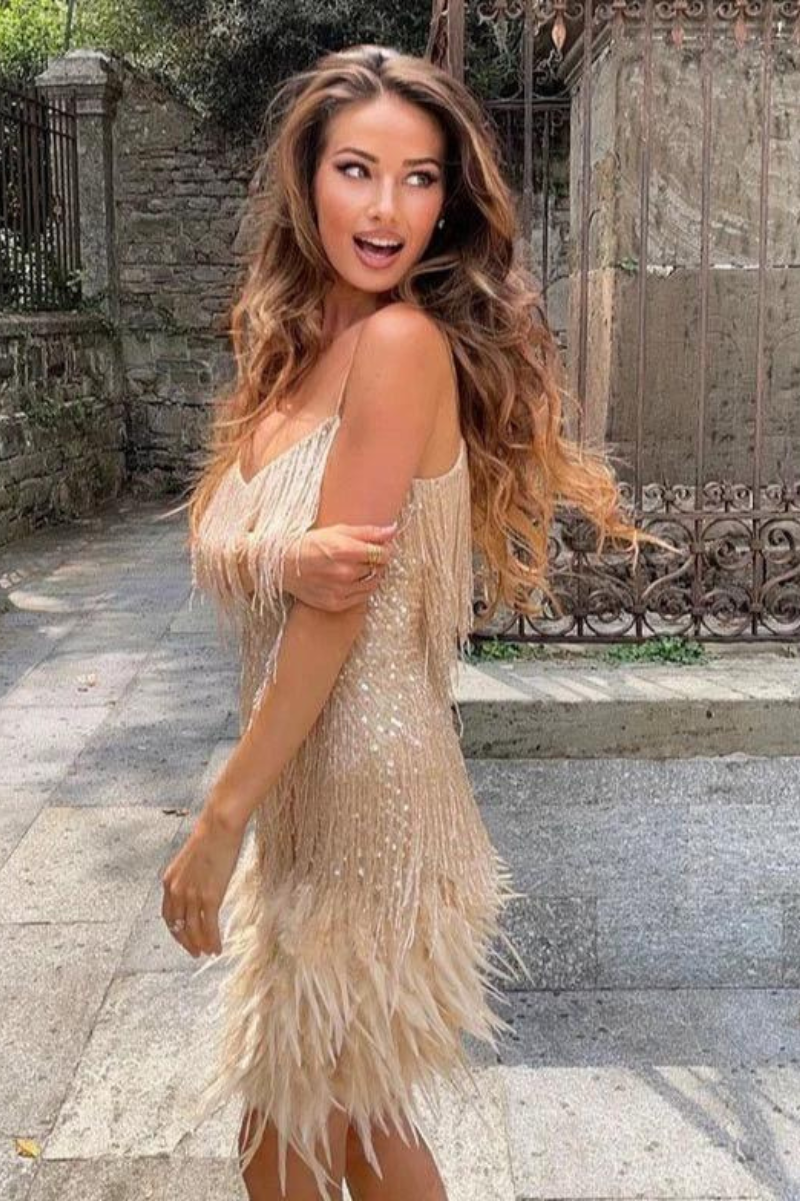 Élina | Robe Brillante & Effet Plumes