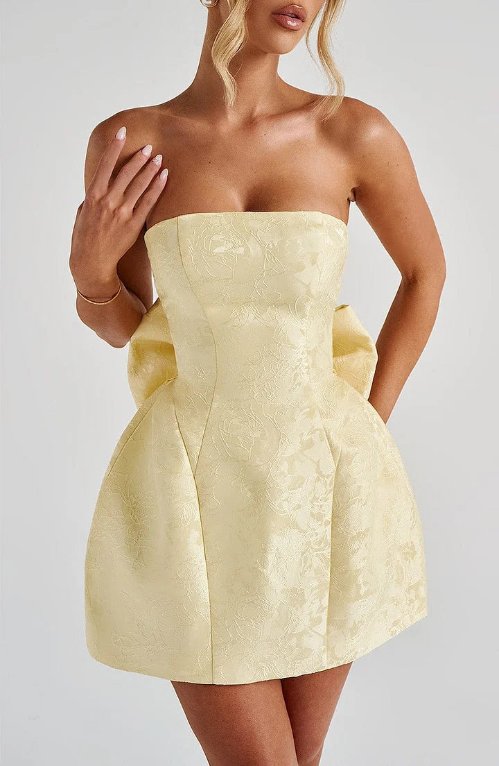 Elara | Robe Mini Chic & Silhouette Sublimée