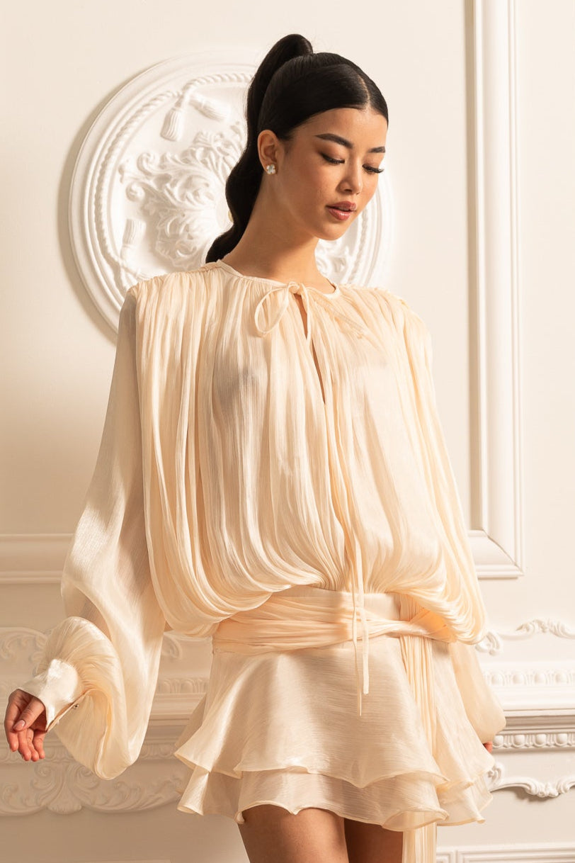 Séraphine | Robe Courte Plissée à Manches Longues