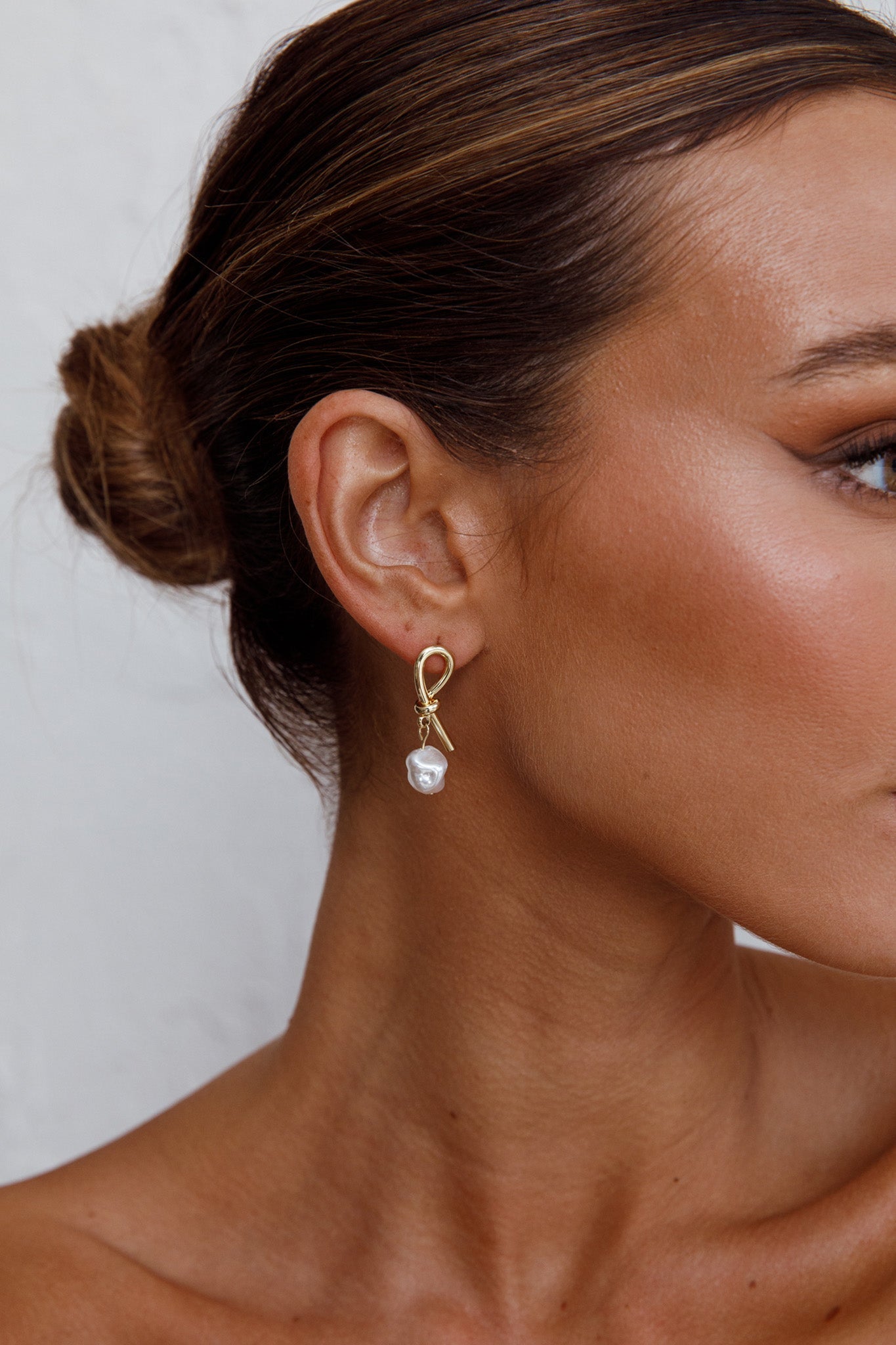 Boucles d'oreilles goutte d'Ariel perle dorée