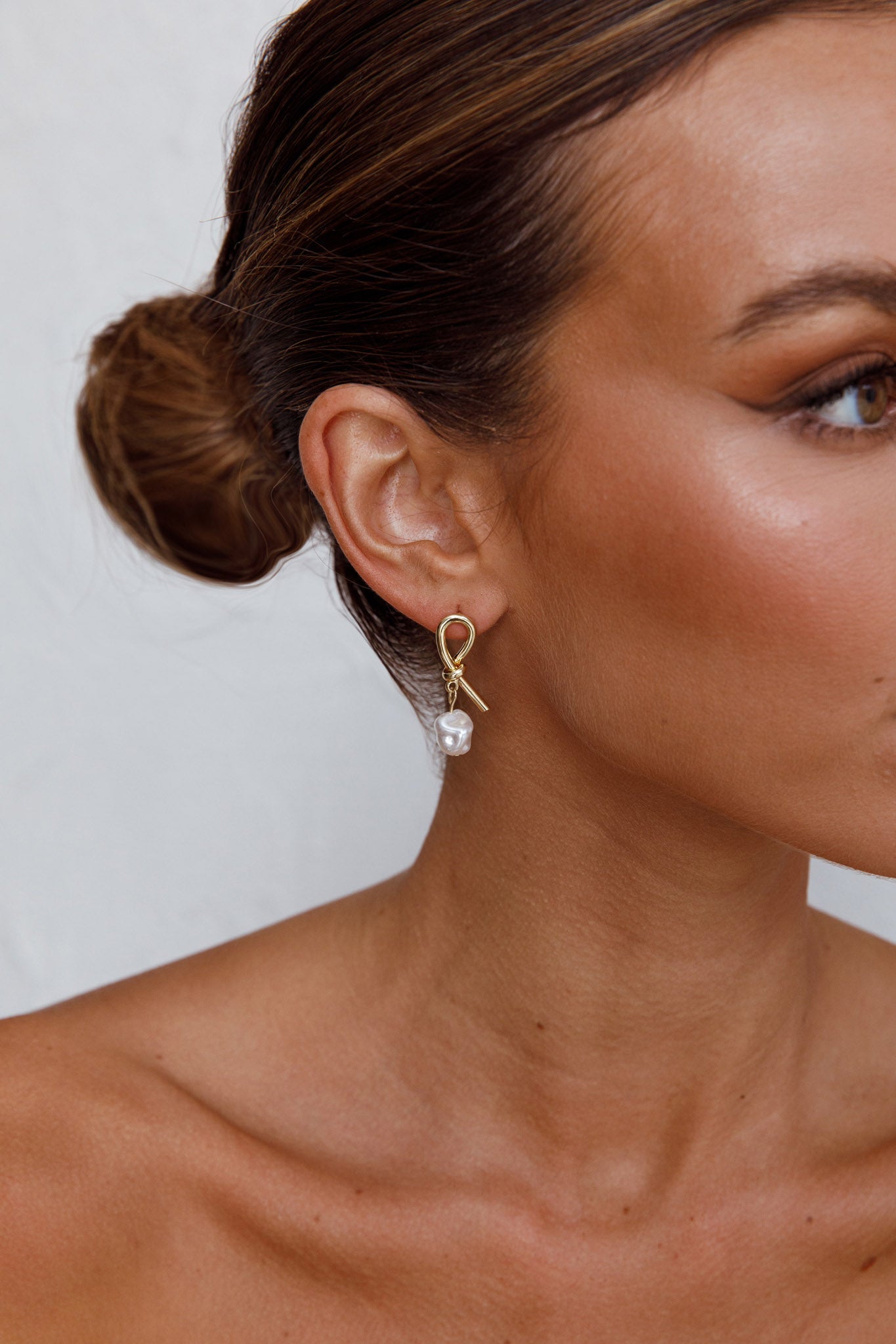 Boucles d'oreilles goutte d'Ariel perle dorée