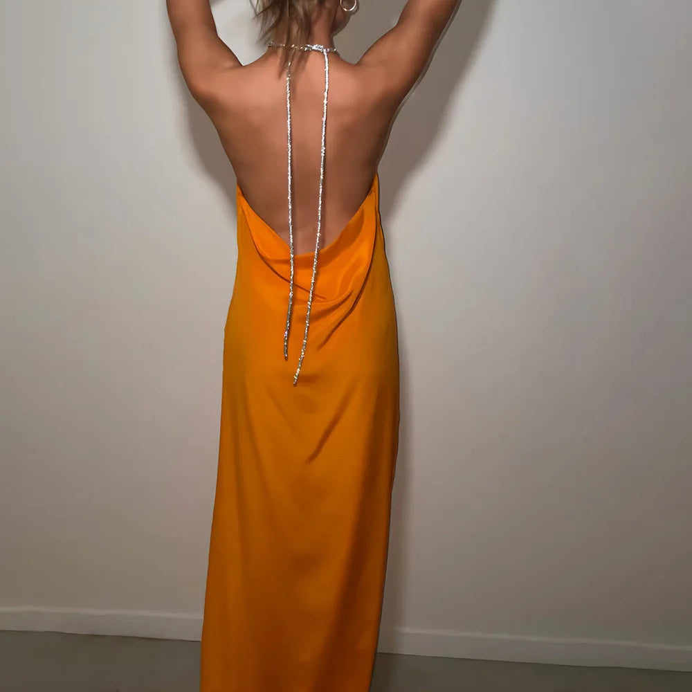 Aline | Robe Halter Satinée & Liberté Sensuelle