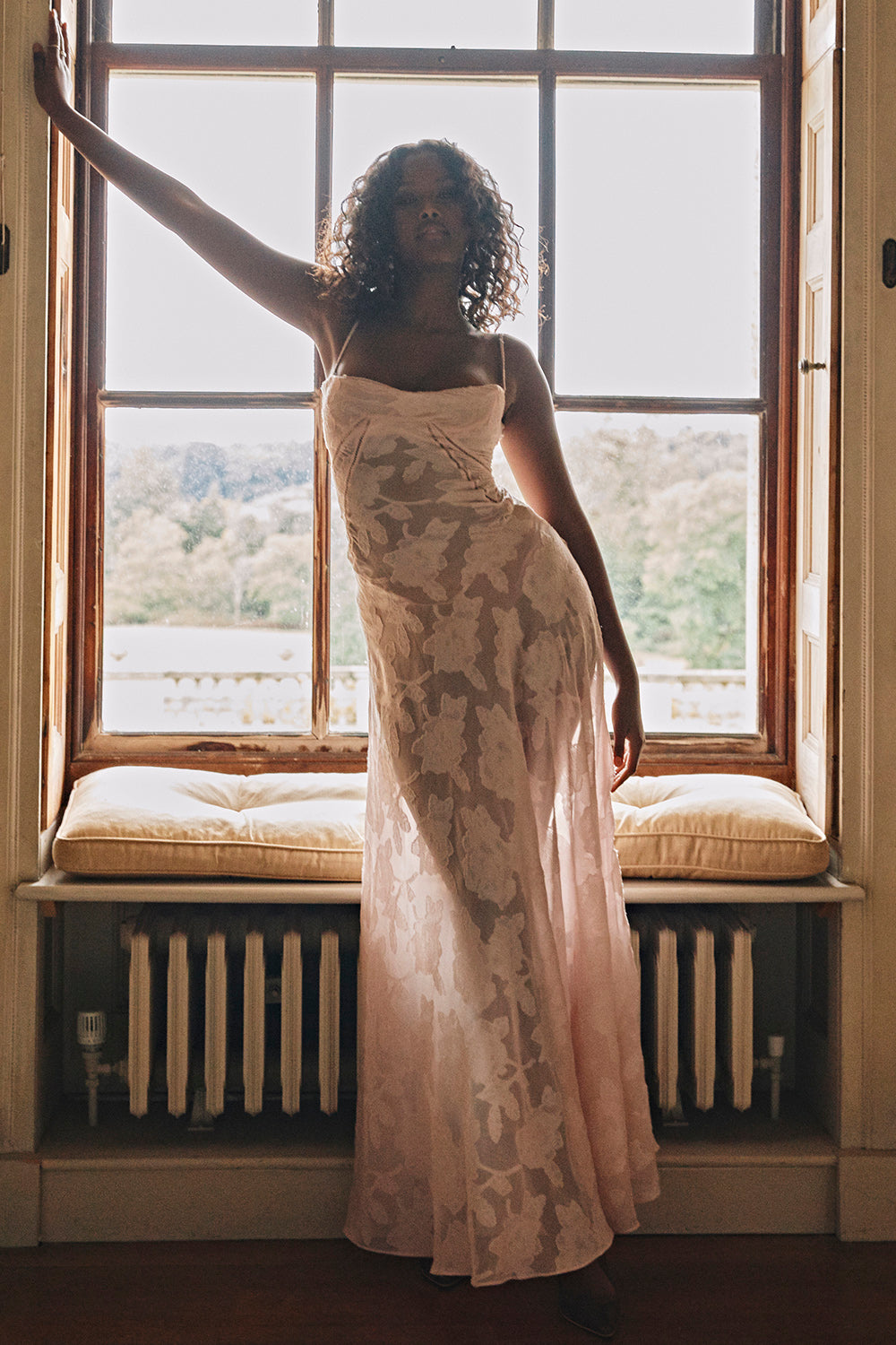 Aura| Robe Bohème & Détails Délicats