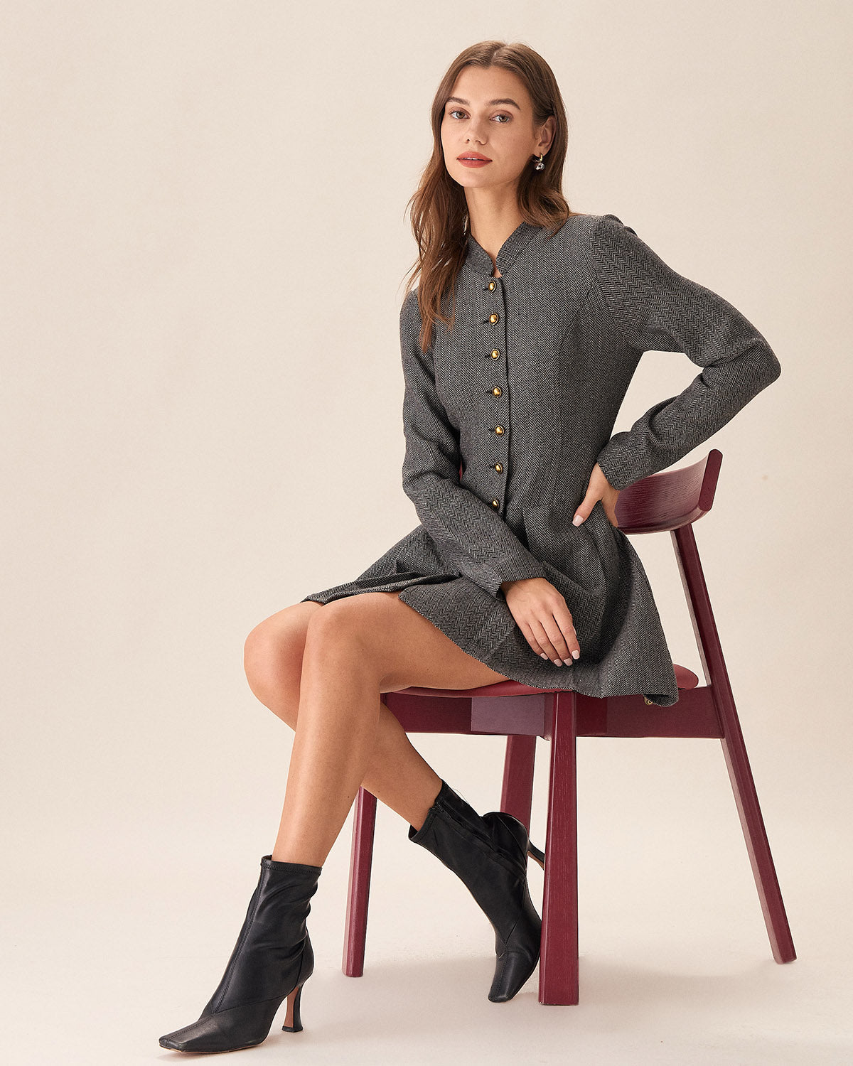 Lina | Robe Mini Grise Plissée à Boutons